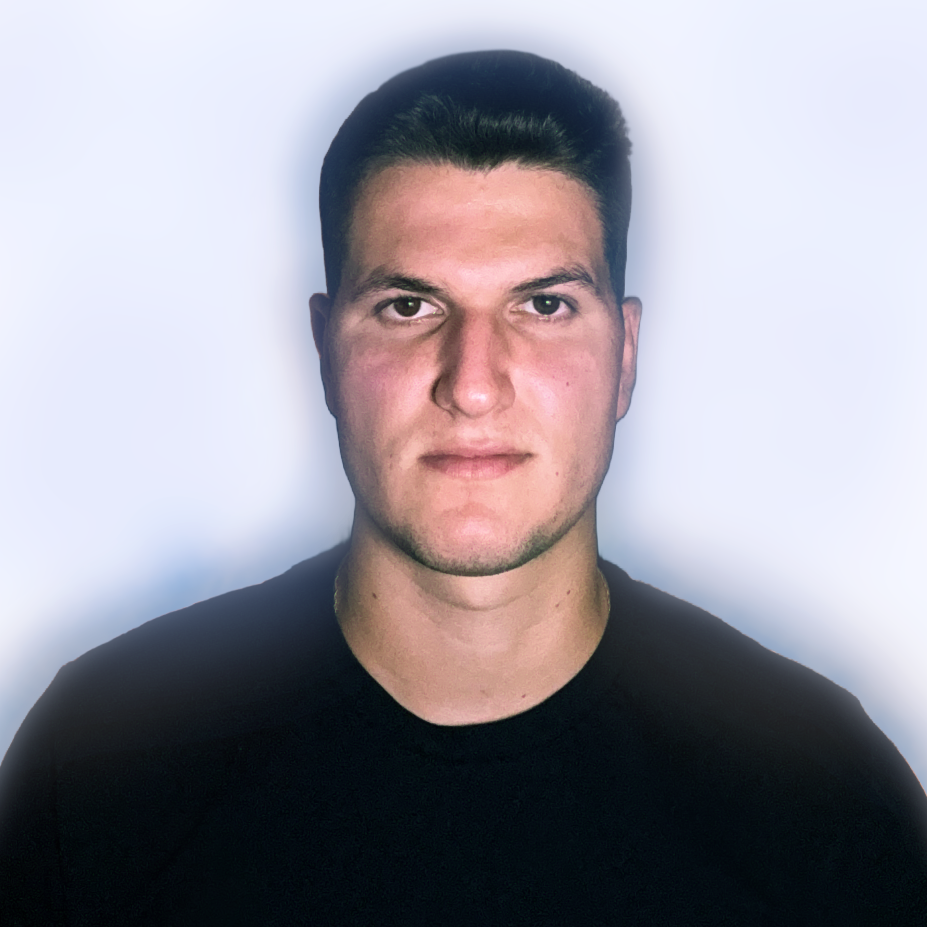 Roberto — Fundador de Lunvello